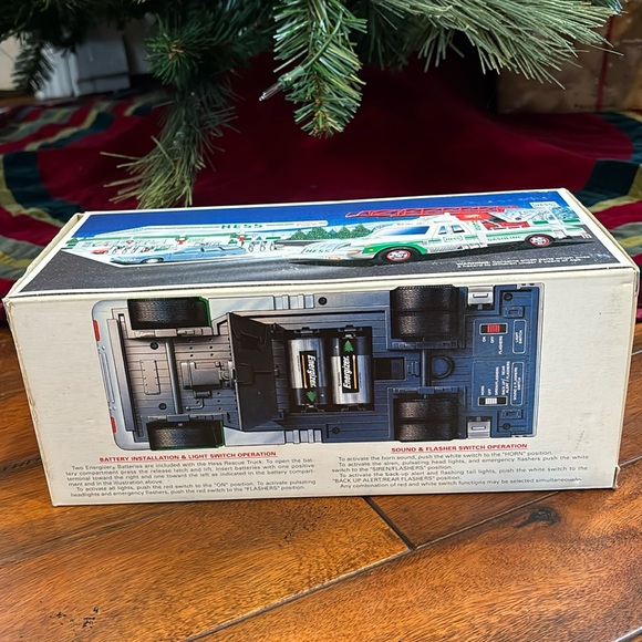 NEW (VTG) 1994 30th Anniversary HESS Trucks Rescue Truck - Picture 3 of 5